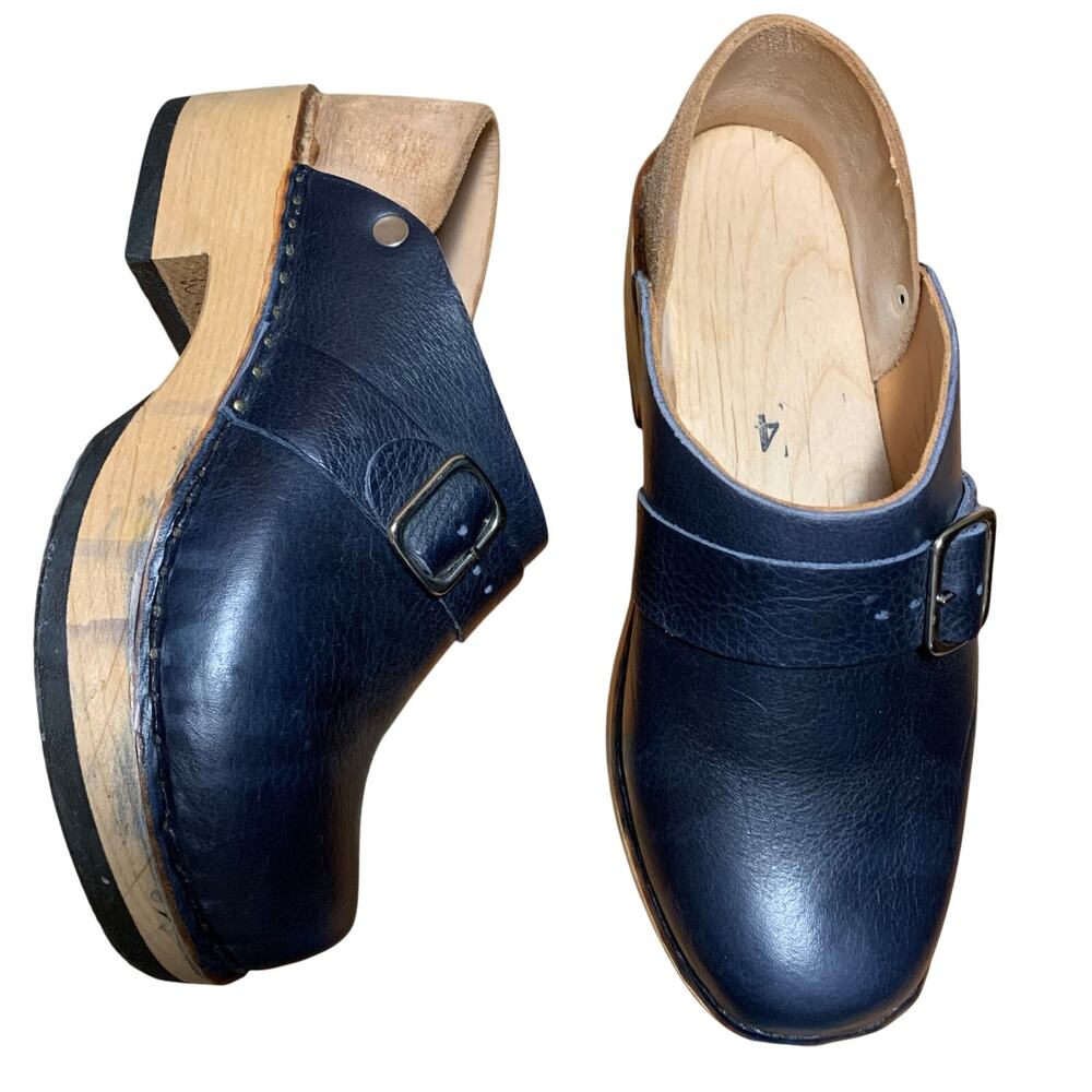 Multnomah Leather Shop Custom Navy Blue Leather Vibram Wooden Clogs Size 8.5/9